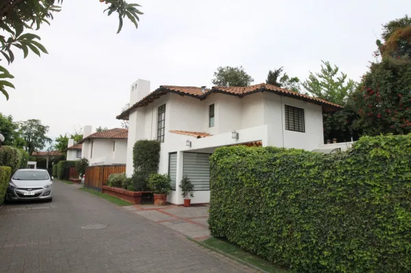 Amplia Casa en Condominio | Plaza Ossandón, La Reina